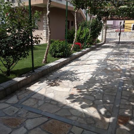 Apartments Leo Требинє Екстер'єр фото