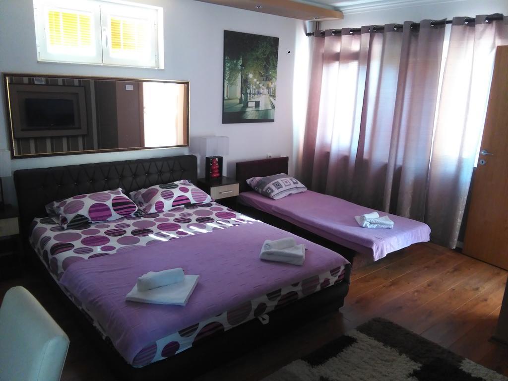 Apartments Leo Требинє Екстер'єр фото